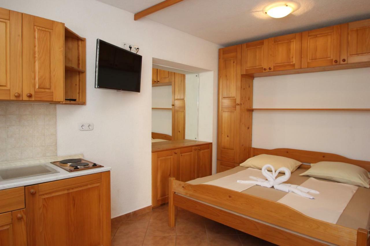 Appartments Mali Raj Врсар Экстерьер фото