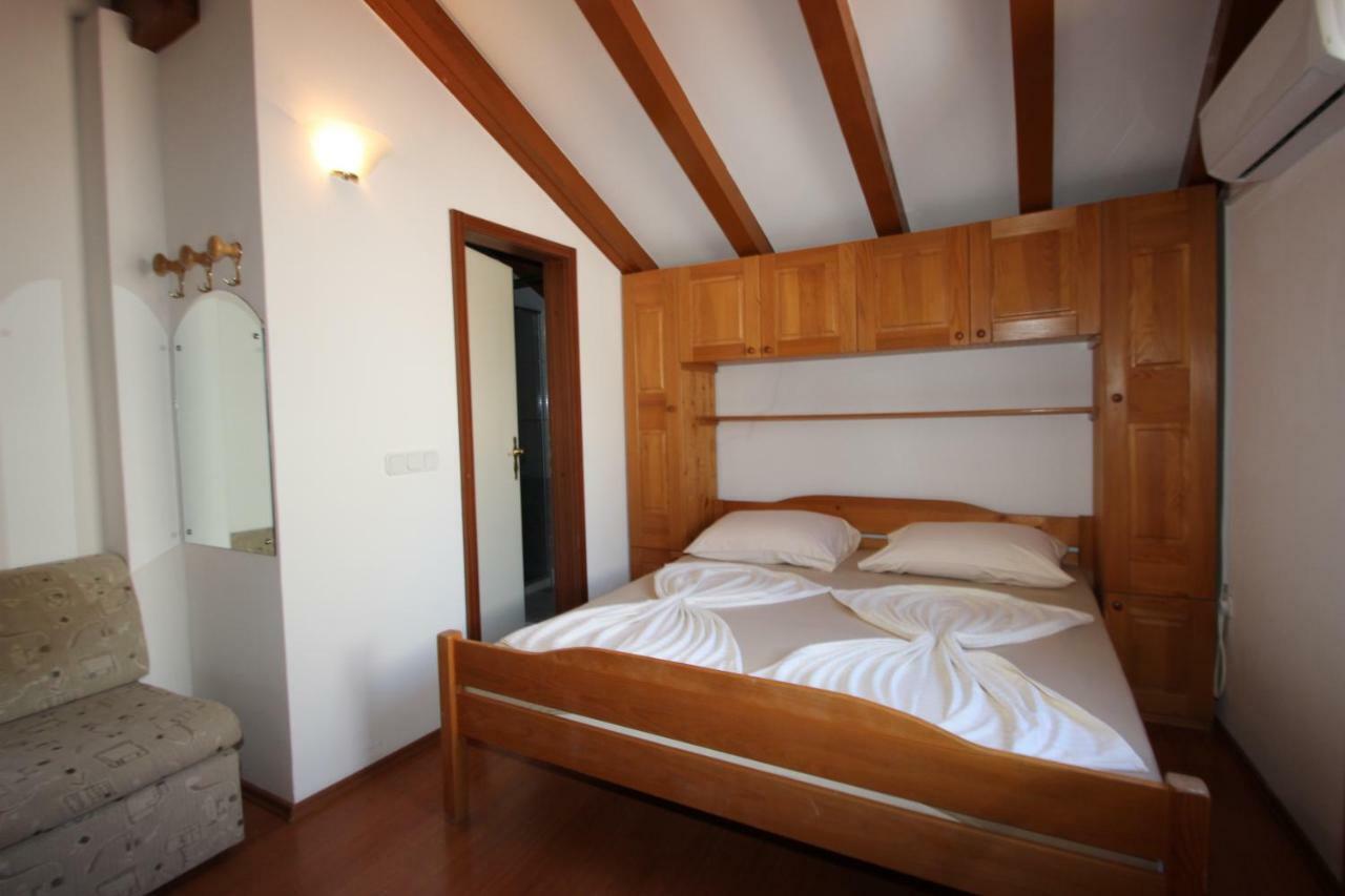Appartments Mali Raj Врсар Экстерьер фото